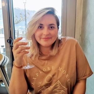 Meet your Posher, Claire